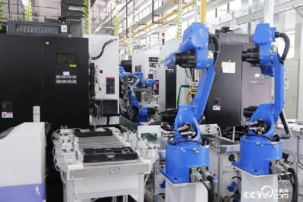 2018年世界工厂东莞八成企业实现机器换人