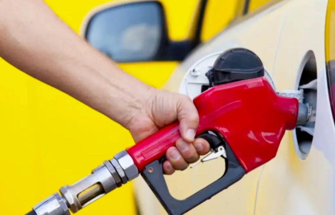 最便宜的汽油多少钱一升 20230919204b1be56e8343aab0c8fa774ab510c4_20230919bd9093780c4c4671b00cec8b6cb25f2c.jpeg