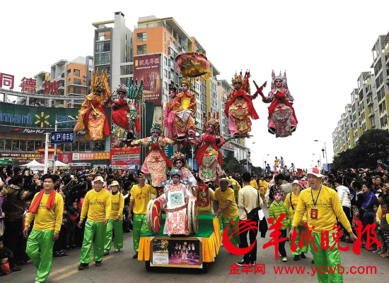 武术,娱乐等传统民俗活动,给当地群众送上文化盛宴,其中,吴川梅菉等地